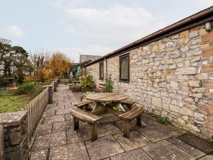 Fern Cottage is in St Brides-super-Ely, Vale of Glamorgan. Near the Bannau Brycheiniog National Park