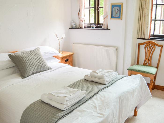 Barley Cottage, in Hartland, Devon. Close to a beach. Pet-friendly. Countryside views. Close to shop