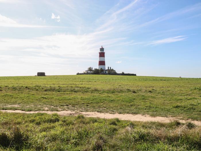 Beach Haven, Happisburgh, Norfolk, East Anglia. Close to amenities and a beach. Pet-friendly. Games.