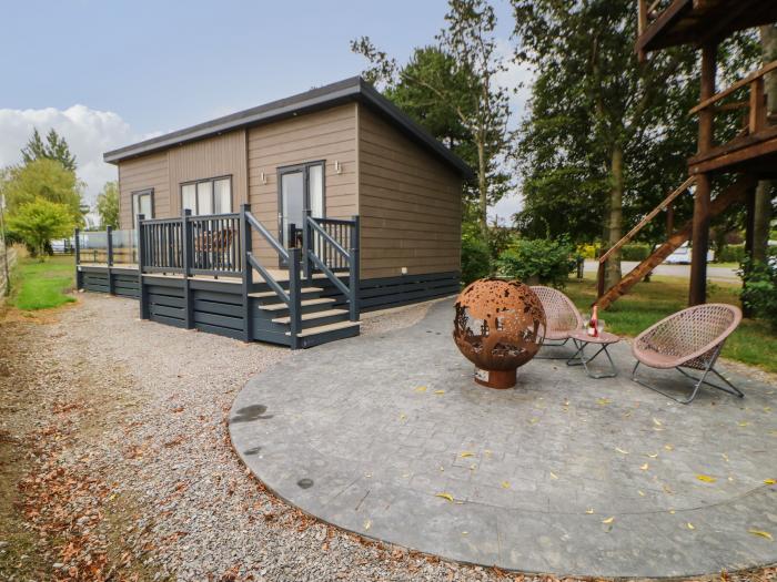 The Stang Hideaway, Eppleby, Durham. One-bedroom lodge, ideal for couples. Pet-friendly. Rural views