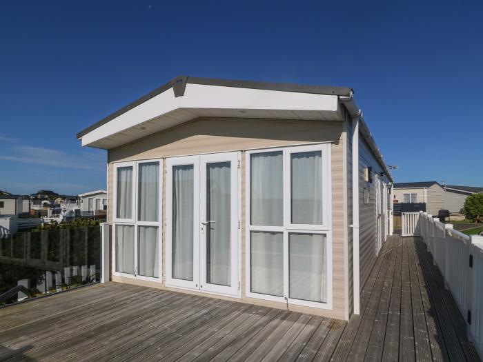 Seafront Holiday Home 2   in Pwllheli Sea & mountain views. Close to amenities. Off-road parking