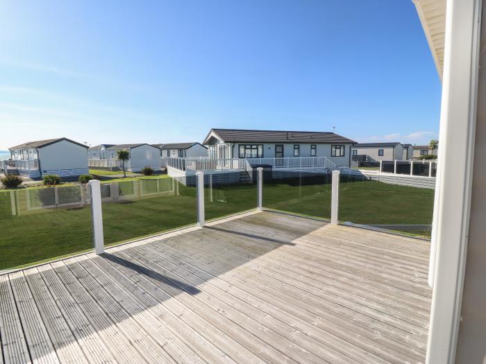 Seafront Holiday Home 2   in Pwllheli Sea & mountain views. Close to amenities. Off-road parking