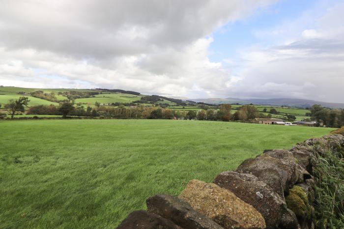 12 Meadow View near Kirkby Lonsdale, Lancashire. Two-bedroom bungalow near national park. Open-plan.