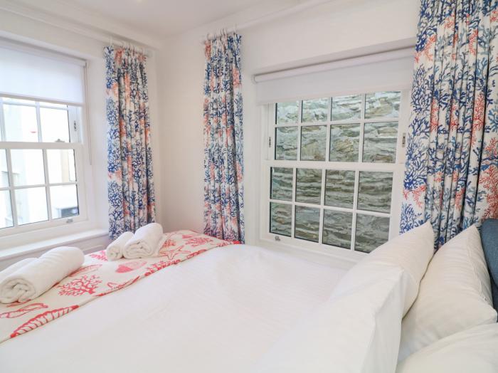 Quay Cottage in Salcombe, Devon. Close to amenities and a beach. In South Devon AONB. Central. 2bed.