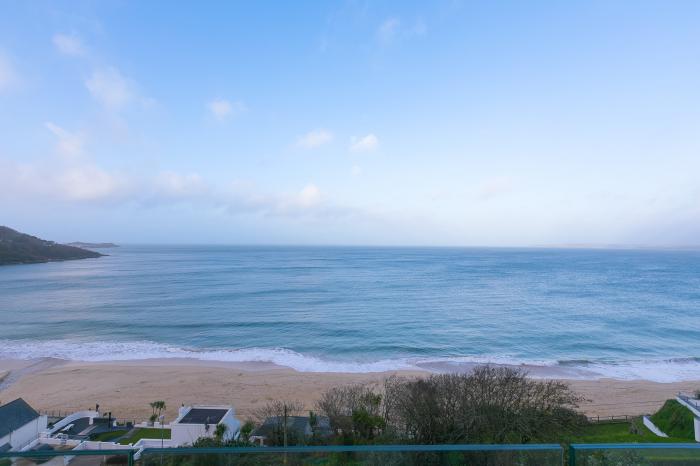 Wavetop is in Carbis Bay, Cornwall. Penthouse apartment with stunning sea views. Near beach. Stylish