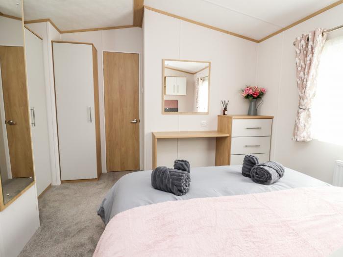 Silverdale View is near Sherburn, in North Yorkshire. Two-bedroom lodge with hot tub. Near amenities