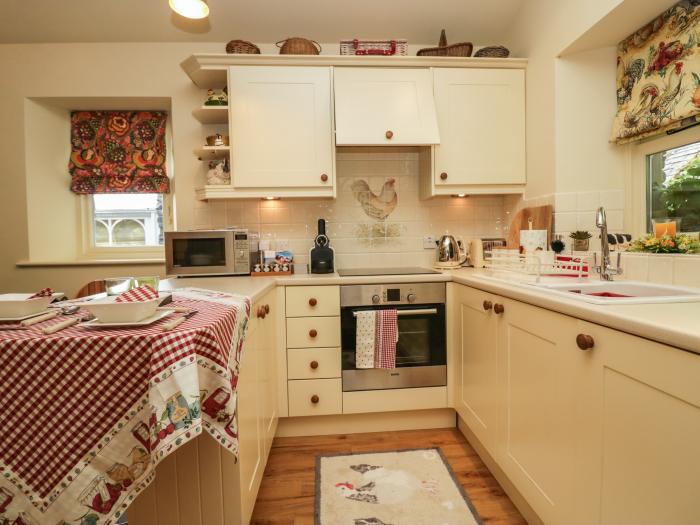 The Homestead Lodge is in Troutbeck Bridge, Cumbria. One-bedroom lodge, ideal for couples. Near lake