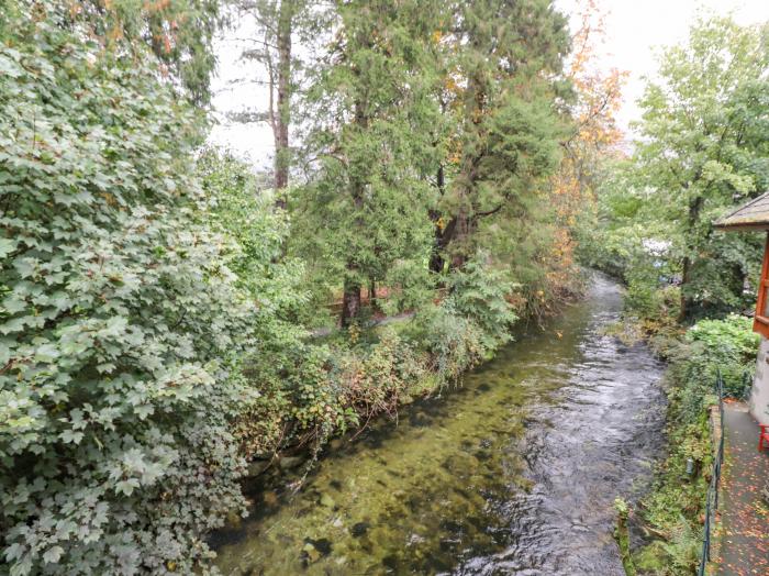 Riverbank, Grasmere, Cumbria. Duplex apartment, set in a national park. Near amenities. Pet-friendly