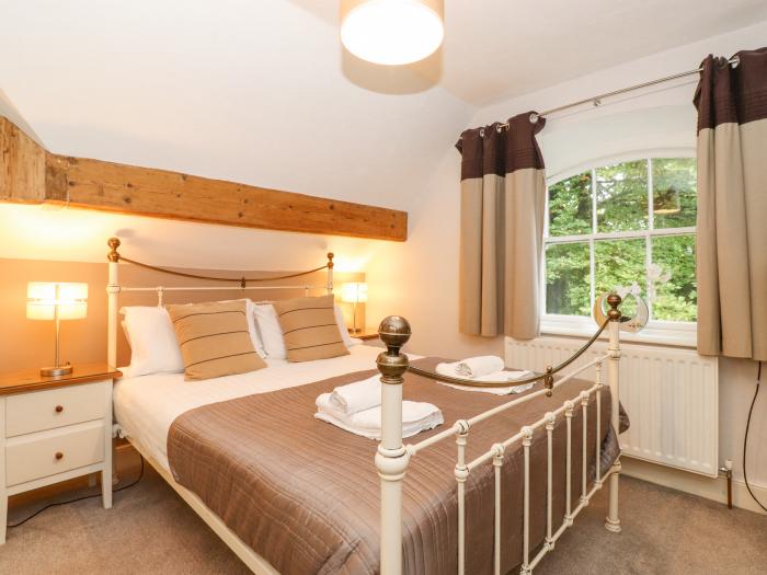 Riverbank, Grasmere, Cumbria. Duplex apartment, set in a national park. Near amenities. Pet-friendly