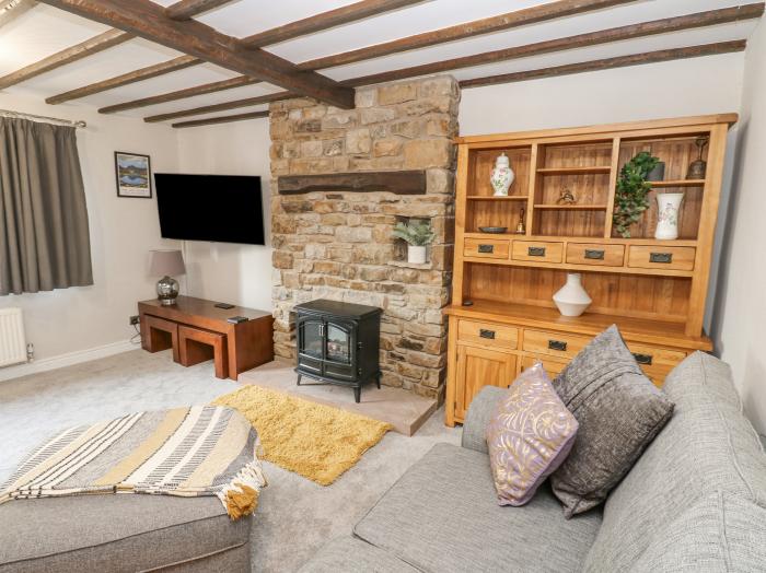 Larimar in Kirkby Stephen, Cumbria. Two-bedroom home near amenities and national park. Pet-friendly.