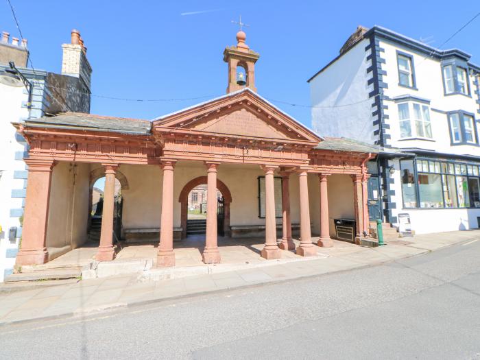 Larimar in Kirkby Stephen, Cumbria. Two-bedroom home near amenities and national park. Pet-friendly.