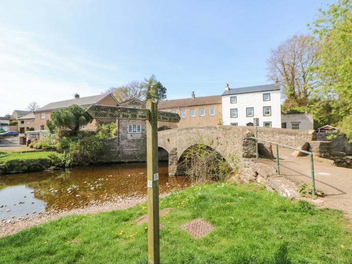 Larimar in Kirkby Stephen, Cumbria. Two-bedroom home near amenities and national park. Pet-friendly.