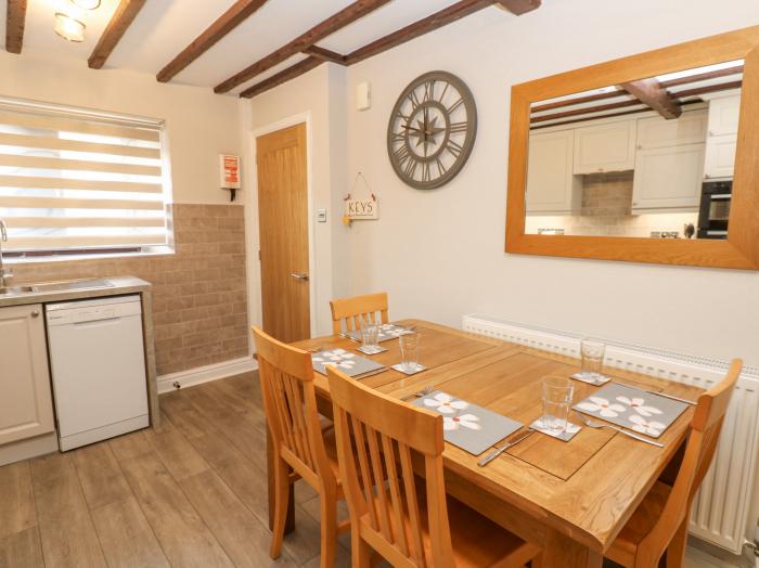 Larimar in Kirkby Stephen, Cumbria. Two-bedroom home near amenities and national park. Pet-friendly.