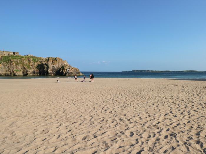 Flat 1 in Tenby, Pembrokeshire. Close to amenities and a beach. In Pembrokeshire Coast National Park