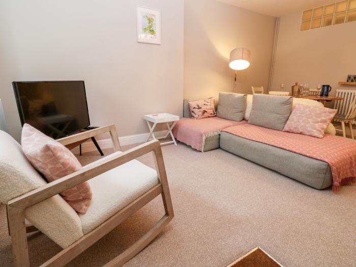 Flat 1 in Tenby, Pembrokeshire. Close to amenities and a beach. In Pembrokeshire Coast National Park