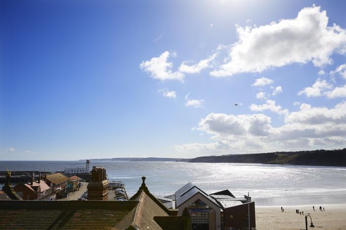 The Stoop, Scarborough, North Yorkshire. Close to a shop, pub and beach. Pet-friendly. Parking. WiFi