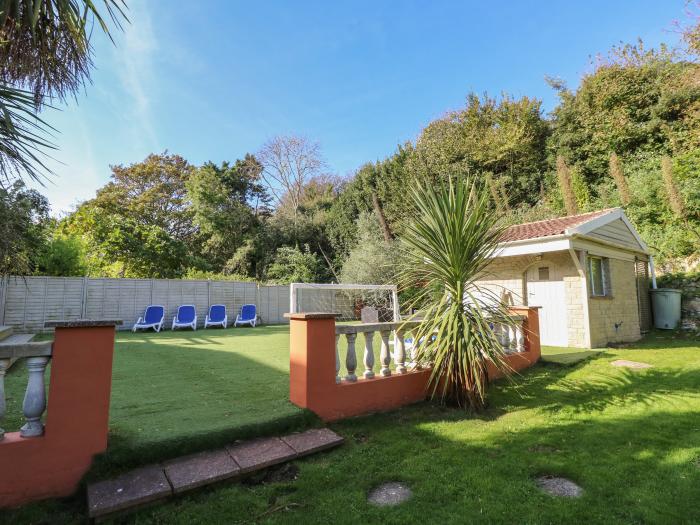 Burwyns, in Ventnor, Isle of Wight. Sea views. Close to amenities. Near the Isle of Wight AONB. Pets