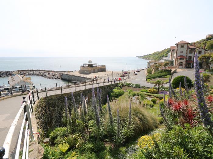 Burwyns, in Ventnor, Isle of Wight. Sea views. Close to amenities. Near the Isle of Wight AONB. Pets