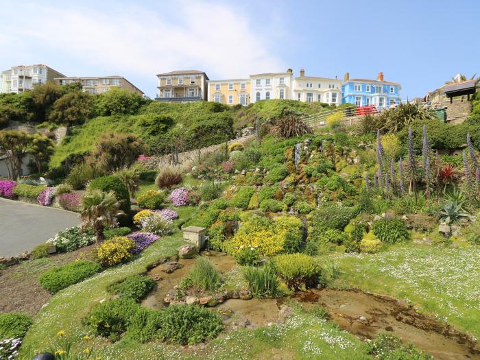 Burwyns, in Ventnor, Isle of Wight. Sea views. Close to amenities. Near the Isle of Wight AONB. Pets