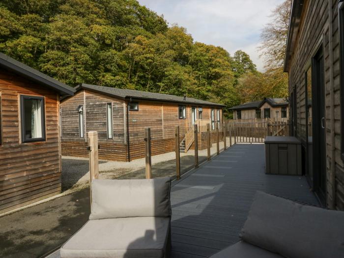 The Bothy is in Keswick, in Cumbria. Single-storey lodge with rural views. In national park. Family.