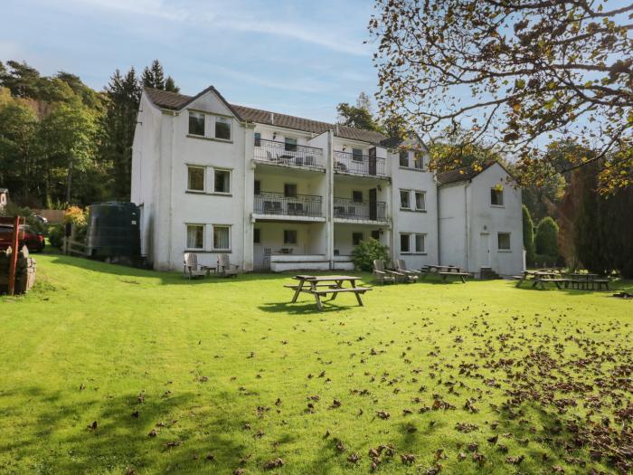 Apartment 2, Keswick, Cumbria. Two-bedroom apartment near River Greta. Family-friendly. Pet-friendly