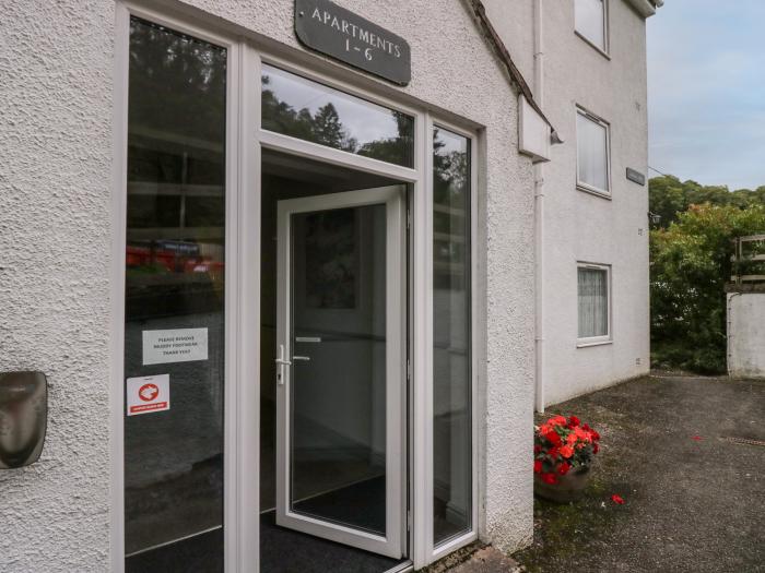 Apartment 2, Keswick, Cumbria. Two-bedroom apartment near River Greta. Family-friendly. Pet-friendly