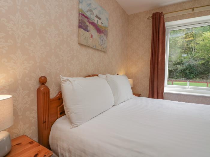 Apartment 2, Keswick, Cumbria. Two-bedroom apartment near River Greta. Family-friendly. Pet-friendly