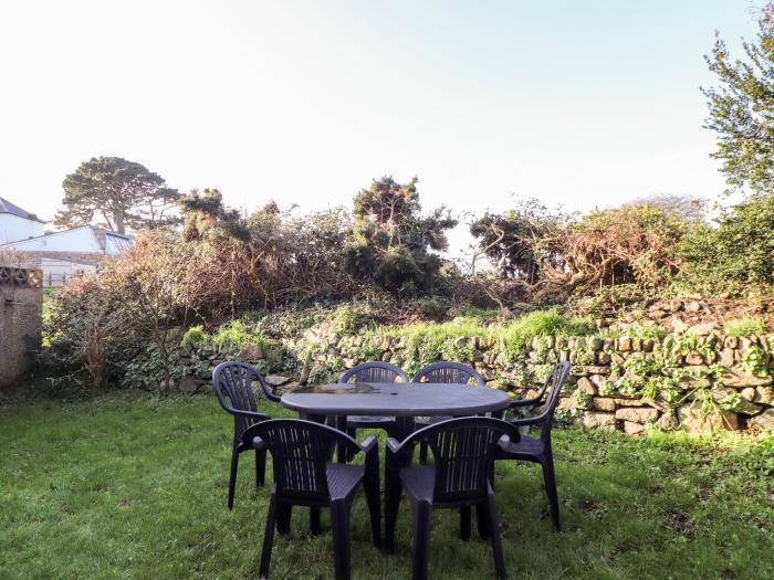 Chi an Vre, Newlyn, Cornwall. Pet-friendly. Close to a shop, a pub, and beach. Off-road parking. TV.