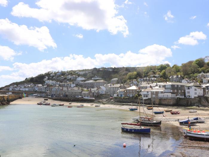 Chi an Vre, Newlyn, Cornwall. Pet-friendly. Close to a shop, a pub, and beach. Off-road parking. TV.