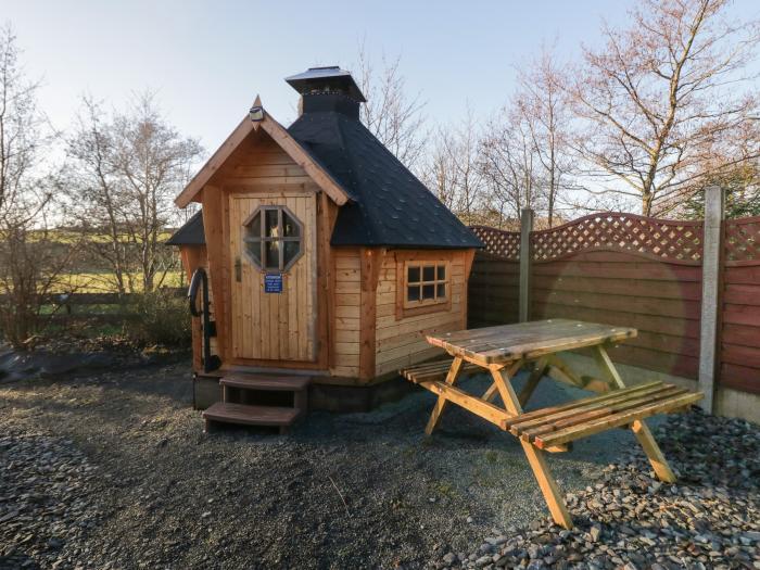 Ballinorig Lodge, Cleator Moor, Cumbria. Single-storey lodge. Countryside location. Private hot tub.