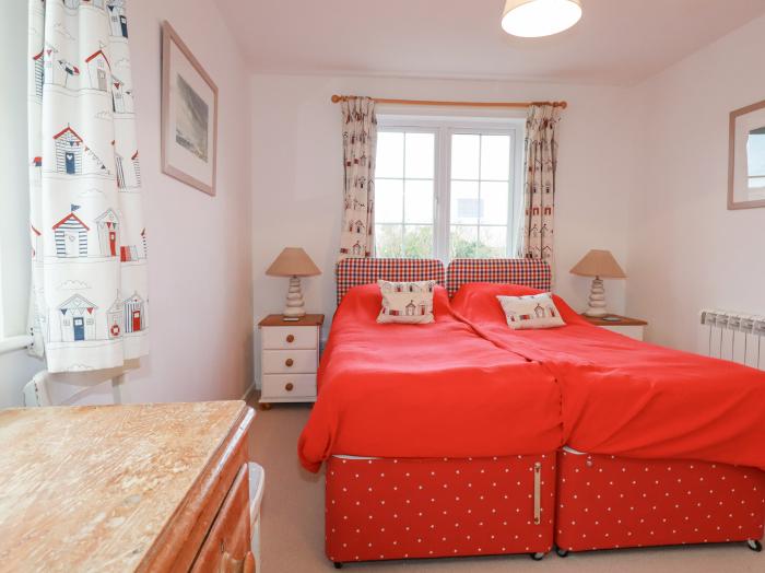 Trewillig Cottage, in Tredrizzick, Cornwall. Close to shop and beach. Pet-friendly. Enclosed garden.