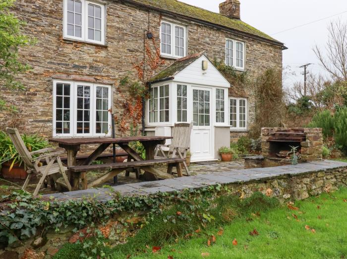 Trewillig Cottage, in Tredrizzick, Cornwall. Close to shop and beach. Pet-friendly. Enclosed garden.