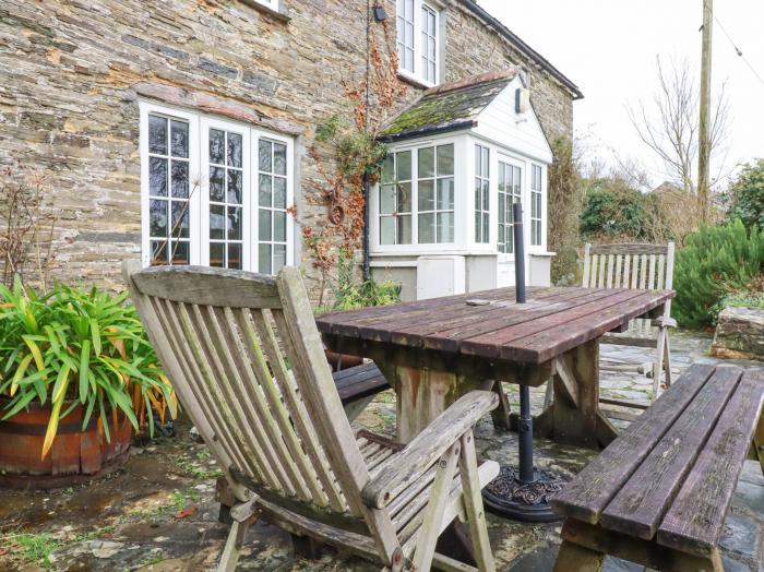 Trewillig Cottage, in Tredrizzick, Cornwall. Close to shop and beach. Pet-friendly. Enclosed garden.