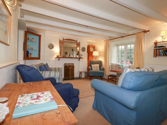 Trewillig Cottage, in Tredrizzick, Cornwall. Close to shop and beach. Pet-friendly. Enclosed garden.