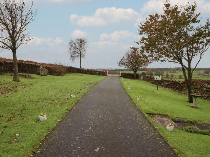 The Barn, Middleton near Ponteland, Northumberland. Near National Park. Large garden. Couple's. Pets