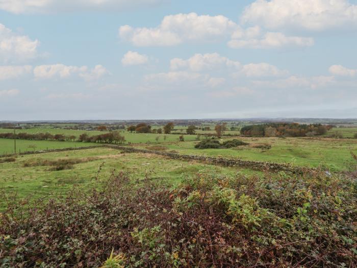 The Barn, Middleton near Ponteland, Northumberland. Near National Park. Large garden. Couple's. Pets