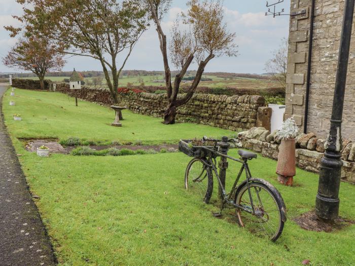 The Barn, Middleton near Ponteland, Northumberland. Near National Park. Large garden. Couple's. Pets