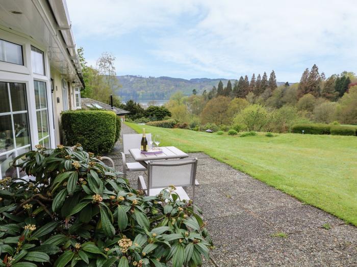 T'whit T'woo in Windermere, Cumbria. Two-bedroom bungalow in Lake District National Park. Near shops