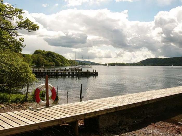 T'whit T'woo in Windermere, Cumbria. Two-bedroom bungalow in Lake District National Park. Near shops