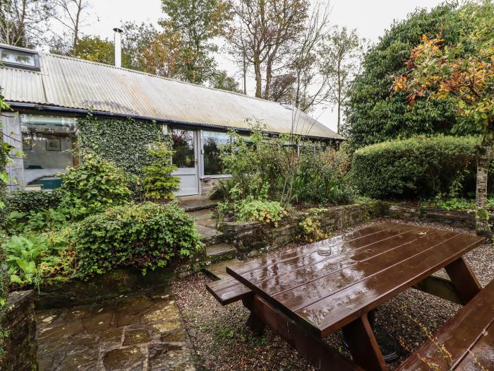 Forest View Barn nr Beguildy, Powys. One-bedroom cowshed conversion. Countryside views. Pet-friendly