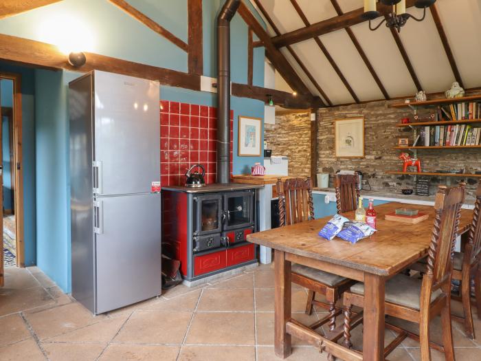 Forest View Barn nr Beguildy, Powys. One-bedroom cowshed conversion. Countryside views. Pet-friendly