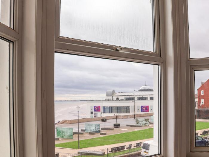 Apt 3 @ Hunter's Quay, Bridlington, East Riding of Yorkshire. Close to beach, shop and pub. WiFi. TV