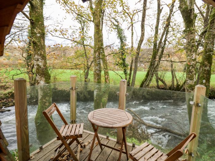 Glas Y Dorlan, Newport, Pembrokeshire. Close to a pub, river, and the coast. Woodburning stove. Pets