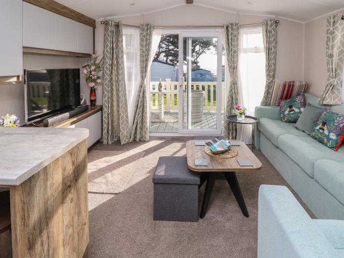 Bay View, Hillway near Bembridge, Isle of Wight. Sea views. Near AONB. Close to a beach. WiFi. Oven.