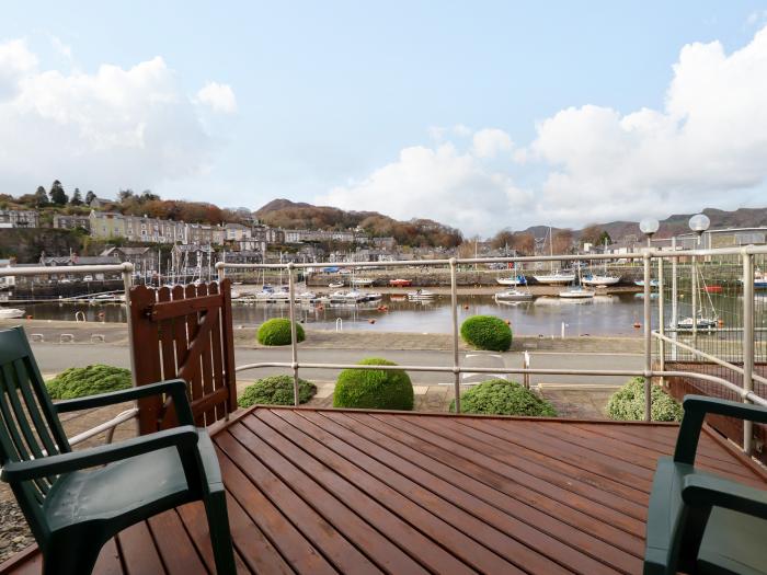 71D South Snowdon Wharf, Porthmadog, Gwynedd. Harbour, mountain and railway views. Off-road parking.