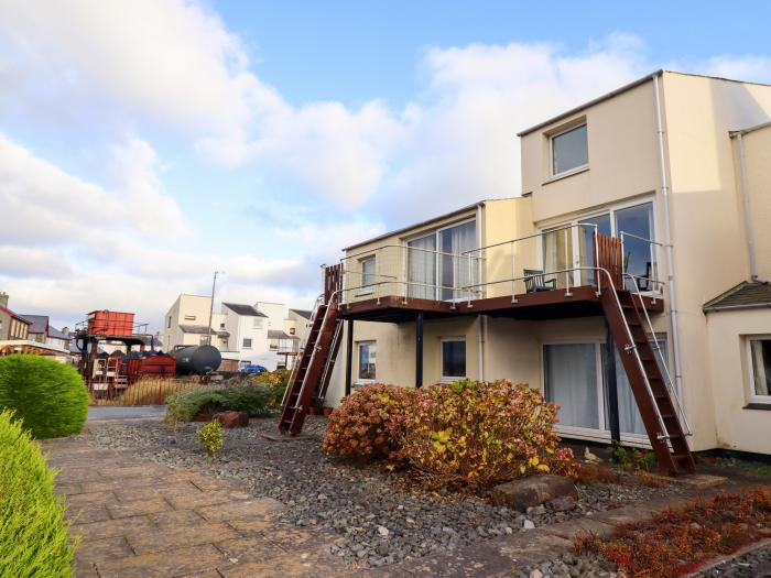 71D South Snowdon Wharf, Porthmadog, Gwynedd. Harbour, mountain and railway views. Off-road parking.