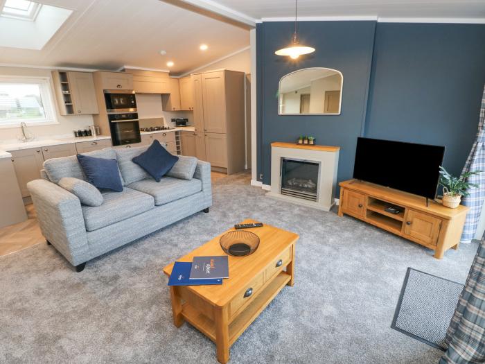 Skomer Lodge nr Broad Haven, Pembrokeshire. Single-storey lodge with uninterrupted countryside views