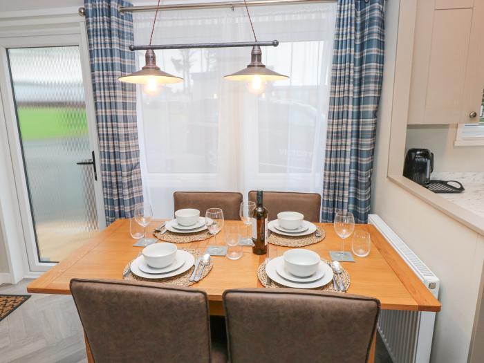 Skomer Lodge nr Broad Haven, Pembrokeshire. Single-storey lodge with uninterrupted countryside views