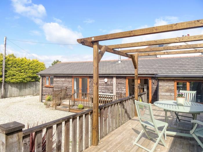 Lilys Pad, Okehampton, Devon. Pet-friendly. Near National Park. Woodburning stove. three x TVs. WiFi