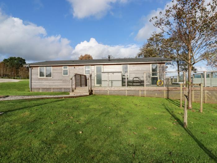 20 Meadow Retreat, Dobwalls, Cornwayy. Hot tub. Sauna. Countryside views. Close to pub. TV. En-suite